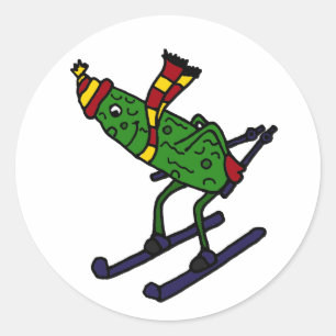 Sticker Rond Drôle Pickle Skiing Cartoon