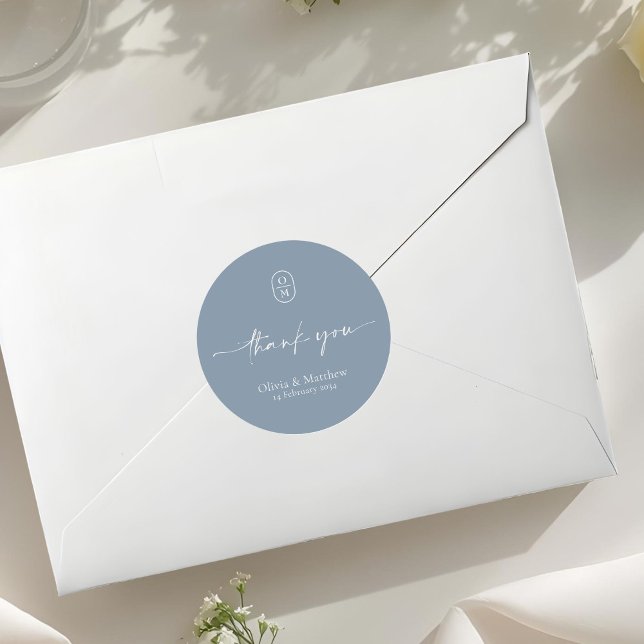 Sticker Rond Dusty Blue | Chic & Moderne Monogramme de Mariage  (Créateur téléchargé)