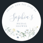Sticker Rond Dusty Blue Fleur sauvage Rustic Boho Fête des mari<br><div class="desc">Elégante délicate aquarelle fleur sauvage couronne les détails de votre événement. Palettes pastel de jaune tendre, blanc cassé, vert sauge, bleu poussiéreux, verdure botanique, simple et romantique. Super quelque chose de bleu douche nuptiale préférez les autocollants pour le baby shower rustique moderne, la douche nuptiale du jardin de campagne, et...</div>