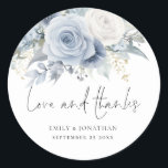 Sticker Rond Dusty Blue Florals Aimer Merci Mariage<br><div class="desc">Dusty Blue Florals Aime Merci Mariage. De belles fleurs bleu clair en été décorent le dessus,  et Love and Thanks est dans un ensemble informel écrit à la main. Personnalisez facilement vos noms et votre date de mariage.</div>