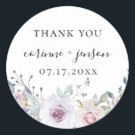 Sticker Rond Dusty Garden Floral Wedding Favoriser<br><div class="desc">Elégante aquarelle fleurs et feuillage dans les tons de violet,  blanc,  bleu poussiéreux,  rose et vert,  autocollant personnalisé pour mariage. Conçu pour correspondre à notre collection d'aquarelles de jardin Dusty. Customiser le style,  la couleur et la taille de la police de texte.</div>