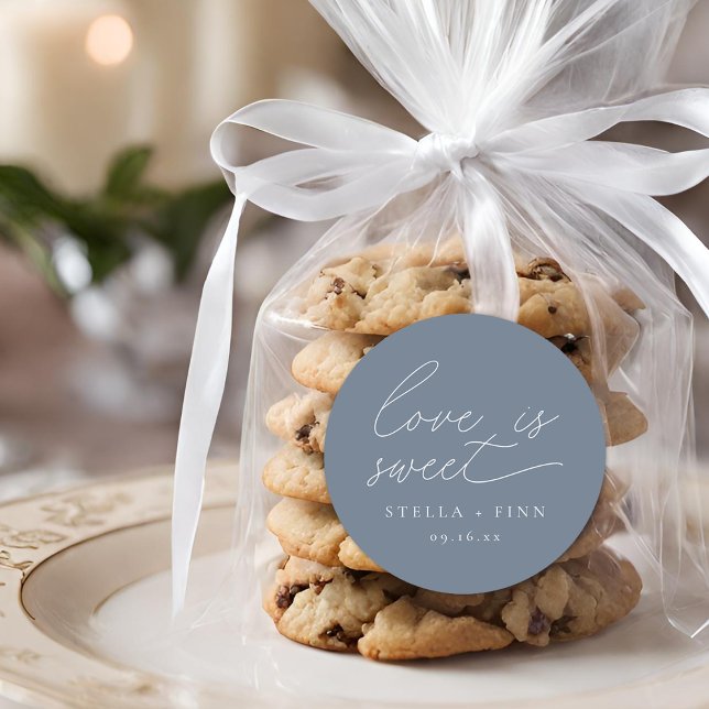 Sticker Rond Écriture Moderne Love Is Sweet Mariage (Modern Script Love Is Sweet Wedding Classic Round Sticker)