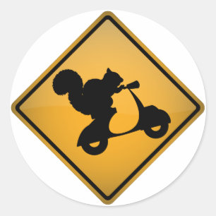 Sticker Rond Écureuil sur le scooter