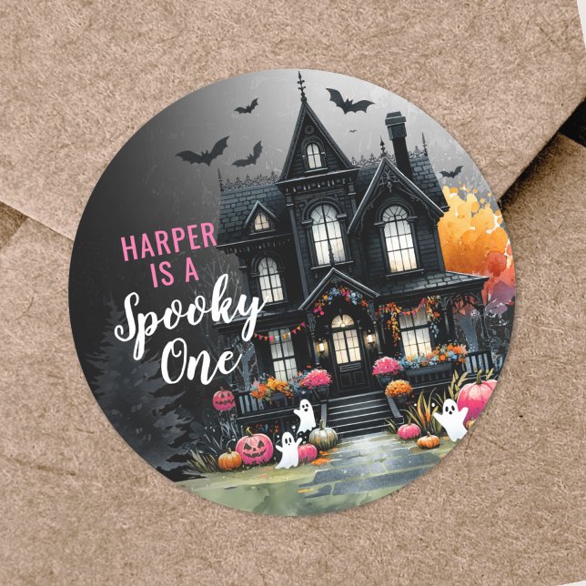 Sticker Rond Éffrayant Halloween rose 1er anniversaire (Spooky One Pink Halloween 1st Birthday Party Classic Round Sticker)