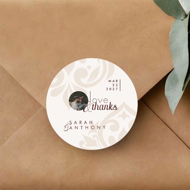 Sticker Rond Elegant Classic Chic Burgundy Cream Photo Wedding (Créateur téléchargé)