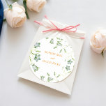 Sticker Rond Elegant Floral Wedding<br><div class="desc">Élégant Sticker rond Floral Mariage,  magnifiquement conçu avec des fleurs de couleur d'eau délicate qui ajoutent une touche de romantisme à toute occasion spéciale. Cet élégant Sticker rond Floral Mariage classique est parfait pour sceller les invitations,  décorer des sacs de faveur ou personnaliser votre décor mariage.</div>