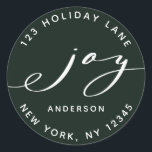Sticker Rond Elegant Joy Green Christmas Retourner l'adresse<br><div class="desc">Cet autocollant élégant présente un élégant script de joie avec le nom de famille et l'adresse de retour sur un arrière - plan vert (couleur arrière - plan changeable). Pour une personnalisation plus avancée de cette conception,  cliquez sur le lien "customiser plus loin".</div>