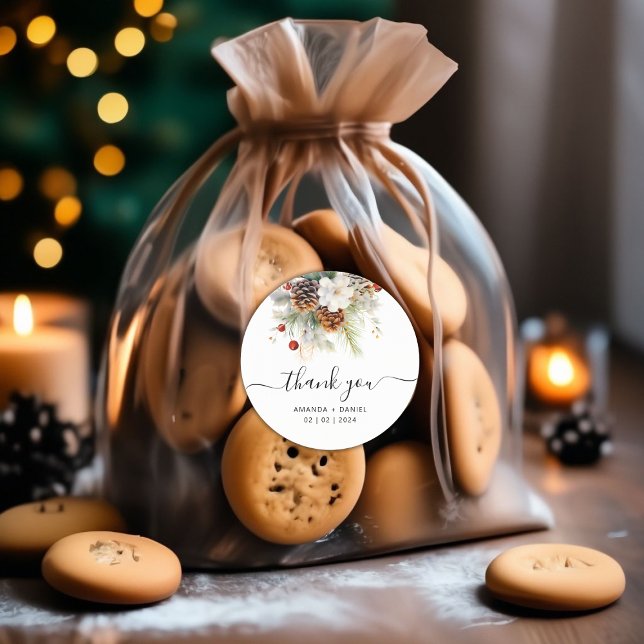 Sticker Rond Élégant Merci Mariage À feuillage persistant d'hiv (Winter Evergreen Wedding Thank You Classic Round Sticker)