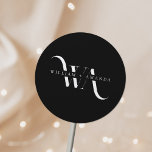 Sticker Rond Élégant Monogramme classique Typographie Mariage<br><div class="desc">Élégant Monogramme classique Typographie Mariage classique Sticker rond classique</div>