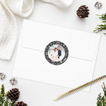 Sticker Rond Elégant Motif de vacances Silver Photo Mariage<br><div class="desc">Personnalisez cette décoration festive gris fusain / noir et argent couleur argent noir et métallique cadre de couronne de Noël avec votre photo préférée.</div>