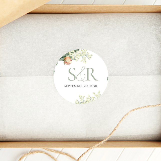 Sticker Rond Elégant Pêche Mariage Vert Floral Personnalisé (Elegant peach floral wedding monogram sticker. )