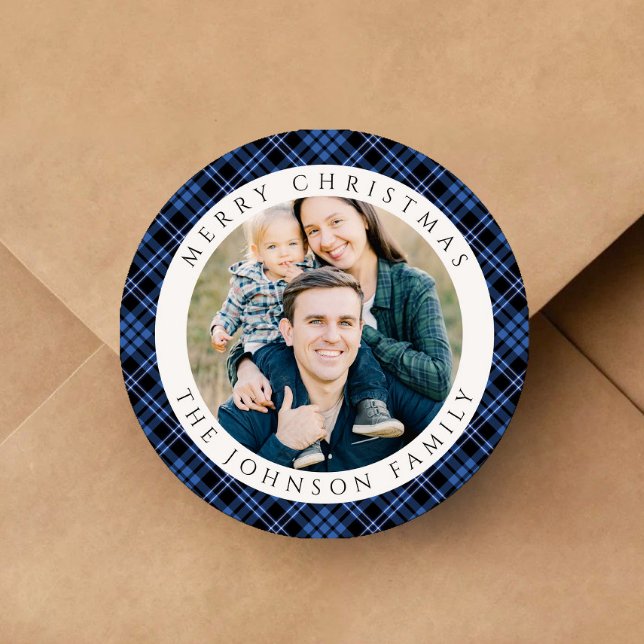 Sticker Rond Élégant Plaid Photo Noël (Elegant Plaid Photo Christmas Classic Round Sticker)