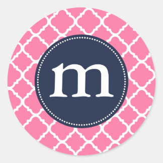 Sticker Rond Élégant Quatrefoil marocain rose Personnalisé
