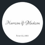 Sticker Rond Élégant script noir personnalisé Marque de mariage<br><div class="desc">Élégant script personnalisé Mariage favori autocollants étiquette. Noms et date personnalisables. Noir et blanc.</div>