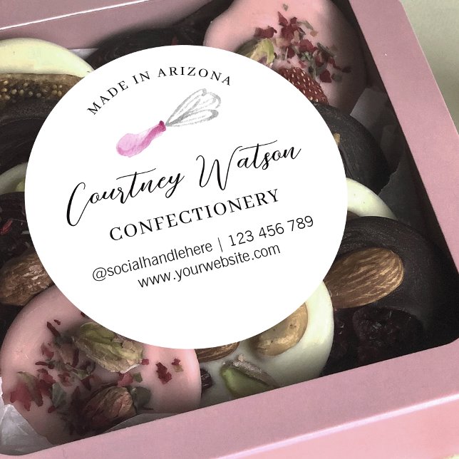 Sticker Rond Elégant Whisk Aquarelle Cuit Avec Amour Restaurati (Pink watercolor whisk bakery sticker to finish off your desserts packaging design)