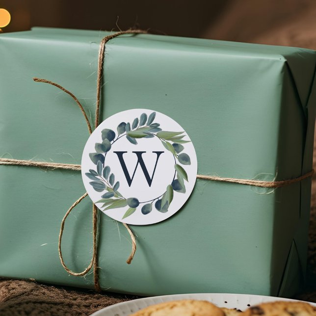 Sticker Rond Elégante aquarelle de feuillage d'hiver Monogramme (Elegant Watercolor Winter Foliage Wreath Monogram Classic Round Sticker)