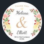 Sticker Rond Elégante bordure de courroie d'aquarelle florale d<br><div class="desc">De jolies fleurs d'aquarelle entourent vos noms sur ce design personnalisé coloré pour les mariages du printemps ou de l'été.</div>