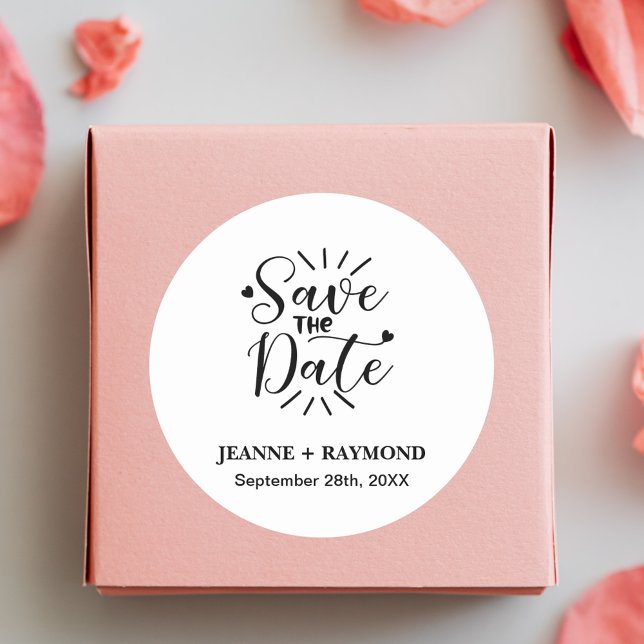Sticker Rond Élégante Calligraphie Mariage Date à Réserver de S (Elegant stylish calligraphy save the date round sticker adds timeless charm to invites)