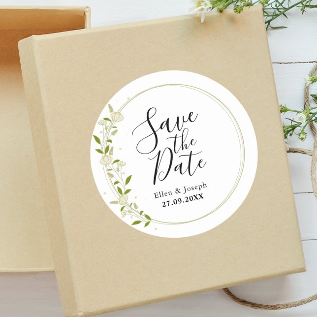 Sticker Rond Élégante Carte de Faire-Part de Mariage Rustique a (Wildflower wedding sticker creates a warm romantic touch for special announcements.)