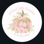 Sticker Rond Élégante Citrouille rose Baby shower fille<br><div class="desc">Étiquettes élégants baby shower citrouille rose autocollant,  idéal pour les faveurs de fête,  enveloppent les phoques et les toppers de cupcake. Objets correspondants disponibles en magasin. c) Le Happy Cat Studio.</div>