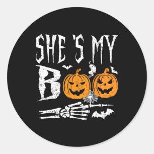 Sticker Rond Elle est My Boo Skeleton Citrouille Halloween Matc