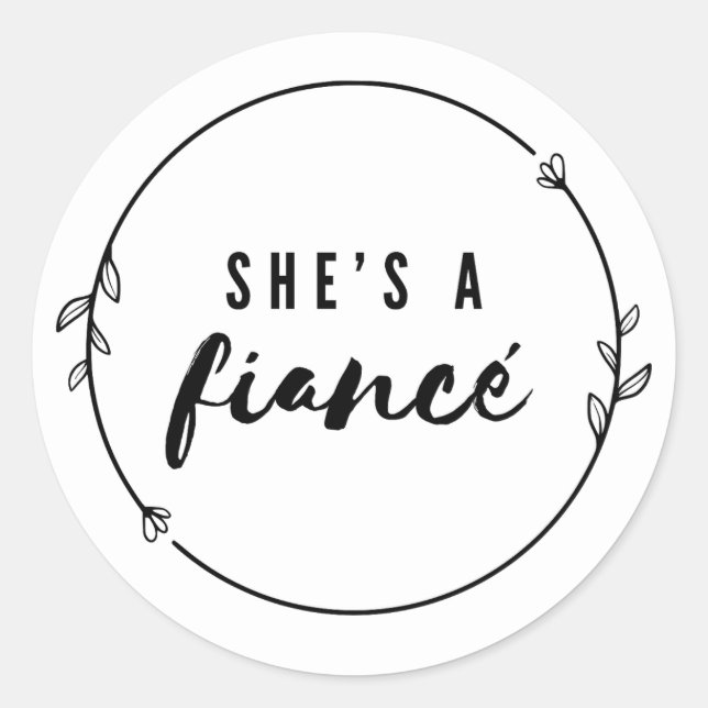 Sticker Rond Elle est une Fiancé Élégant Engagement Fête de Mar (Devant)