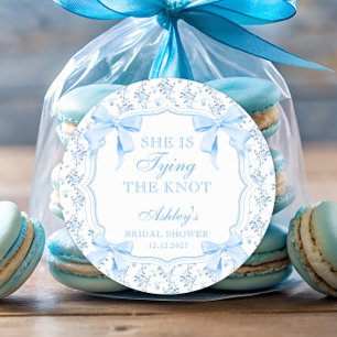 Sticker Rond Elle Noue le Nœud Bleu Ruban Vintage