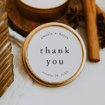 Sticker Rond EMELIA Rustique Simple moderne Boho Mariage Merci<br><div class="desc">Ce mariage boho moderne et rustique vous remercie sticker de la Collection Emelia est parfait pour un mariage minimaliste. Le design en noir et blanc présente une typographie moderne sans ornement boho,  au style minimaliste unique. Personnalisez vos autocollants de faveur avec les noms du couple et la date mariage.</div>