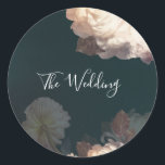 Sticker Rond Emerald Antique Vintage Wedding<br><div class="desc">Beau vert,  émeraude,  antique,  Vintage,  romantique Le chevalet de Mariage avec un beau graphisme floral élégant. Belles couleurs antiques et charme vintage sur un arrière - plan émeraude. Les thèmes officiels et bohèmes mariages s'adaptent parfaitement à cet autocollant et ajoutent de l'amour à votre célébration.</div>