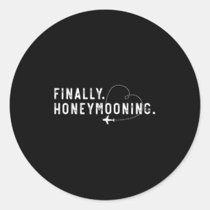 Sticker Rond Enfin les couples en lune de miel Lune de miel cor