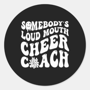 Sticker Rond Entraîneur de pom-pom girls drôle avec une grande 