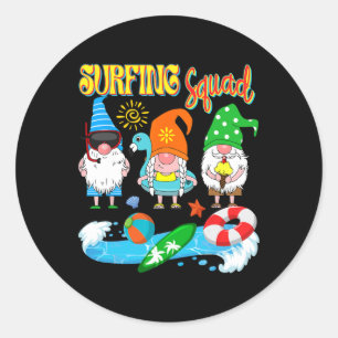 Sticker Rond Équipe de surf Trois Gnomes Surf Hawaïen Été