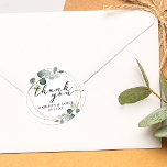 Sticker Rond Eucalyptus or Merci Mariage vert<br><div class="desc">Elégante végétation d'eucalyptus avec des cercles d'or cadrage script et typographie classique mariage Merci label autocollant.</div>
