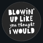 Sticker Rond "Exploser comme vous pensez" HipHop Birthday Kids<br><div class="desc">Est-ce que vos Smalls ont Biggie ? L'anniversaire de votre bébé est un jalon de la B.I.G. qui demande une célébration de hip-hop spéciale ! Notre collection dope de décorations de fêtes à thème hip-hop a tout ce dont vous aurez besoin pour lancer l'anniversaire le plus célèbre. Prenez vos paroles...</div>