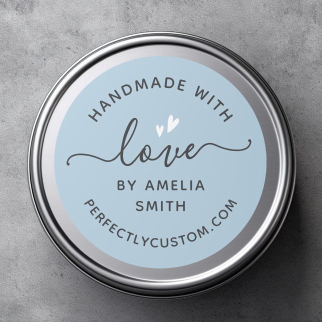Sticker Rond Fabriqué à la main avec amour nom de coeur URL ble (Handmade with love heart name URL dusty light blue Classic Round Sticker)