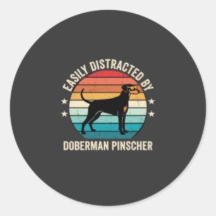 Sticker Rond Facilement distrait par Doberman Pinscher Retro Su