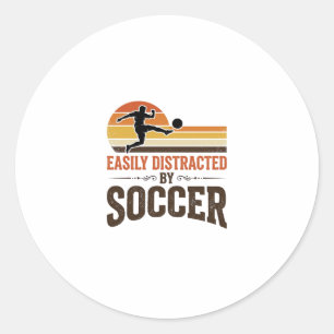 Sticker Rond Facilement Distrait Par Le Football Design De T-Sh