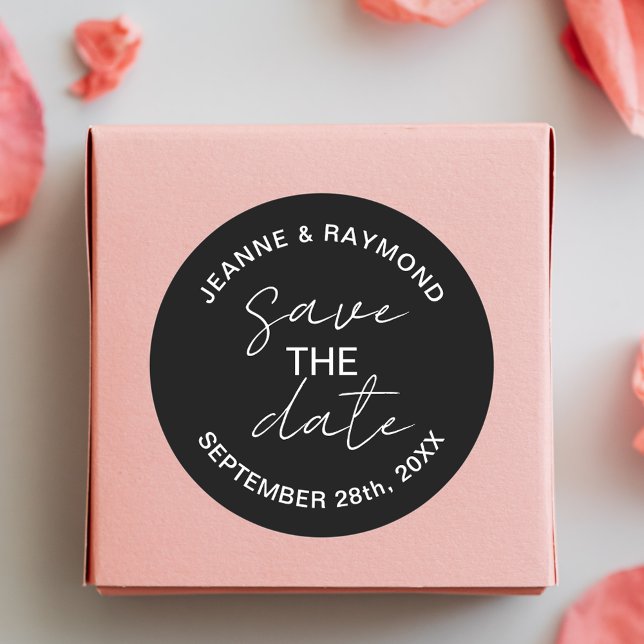 Sticker Rond Faire-part de mariage modifiable noir "Save the da (Editable black save the date sticker adds bold personalized style to wedding announcements.)