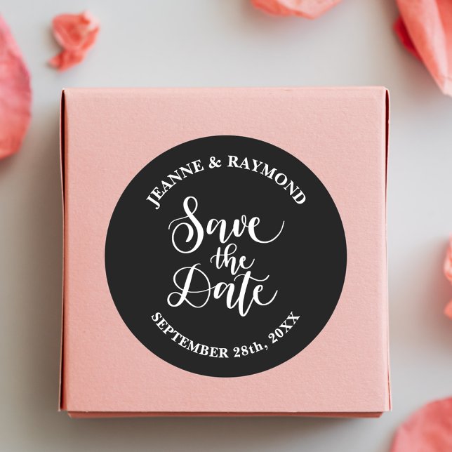 Sticker Rond Faire-part de mariage personnalisé noir et blanc " (Customized round wedding sticker adds polished charm to your save the date envelopes.)