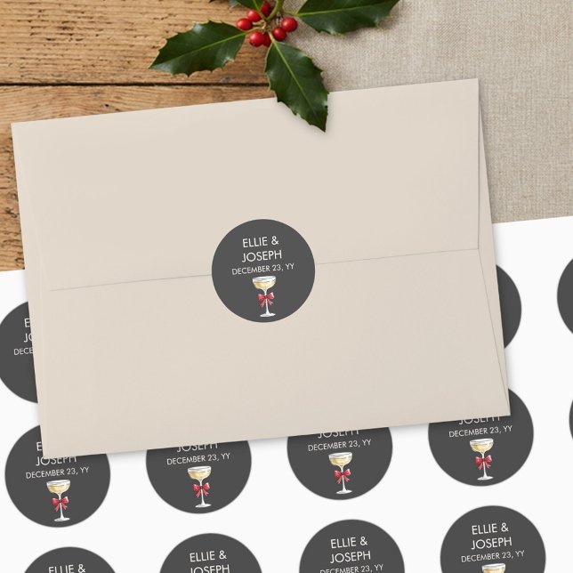Sticker Rond Faveur de mariage Champagnard Fantaisiste (Favor stickers / envelope seals from Whimsical Champagne Tower Holiday wedding set by Darling & May)