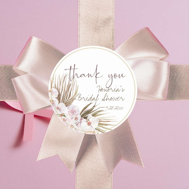Sticker Rond Faveur d'orchidée rose florale séchée Boho  (Boho foliage and pale pink orchids for a modern bridal shower sticker label)