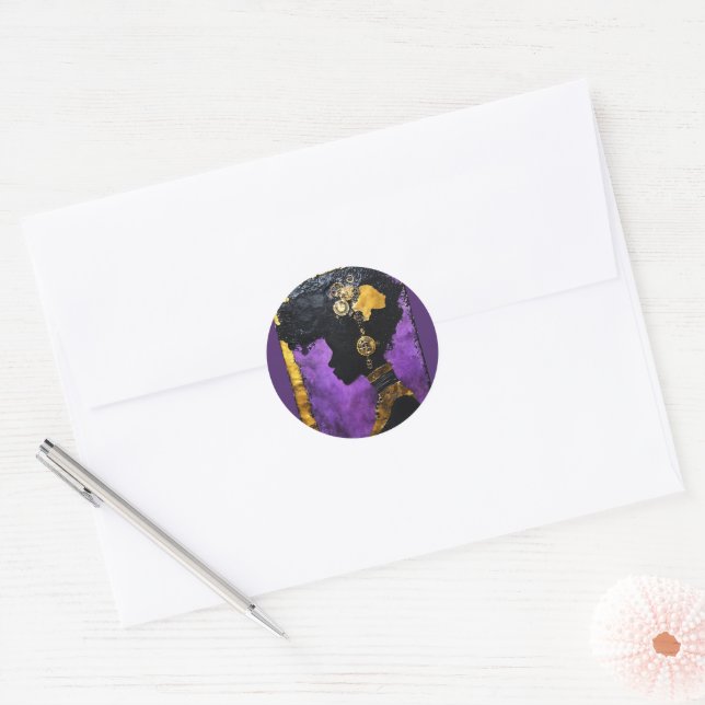 Sticker Rond Femme Afrofuturiste Steampunk violet (Enveloppe)