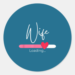 Sticker Rond Femme chargeant l'annonce de fiançailles 2024 mari