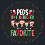 Sticker Rond Femme Peds Minuscule Reinder Peds Christmas Peds N<br><div class="desc">Femmes Enfants Petits rennes Noël Enfants Infirmière Noël Enfants Infirmière Noël</div>