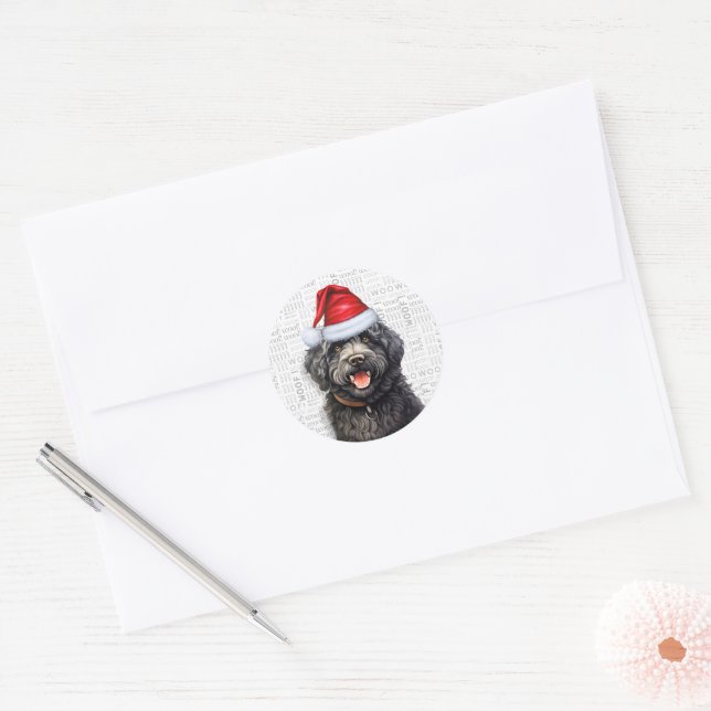 Sticker Rond Festive Barbet Chien et Woof Word Art Noël (Enveloppe)
