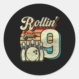 Sticker Rond Fête d'anniversaire de bowling en roulant dans 9 9