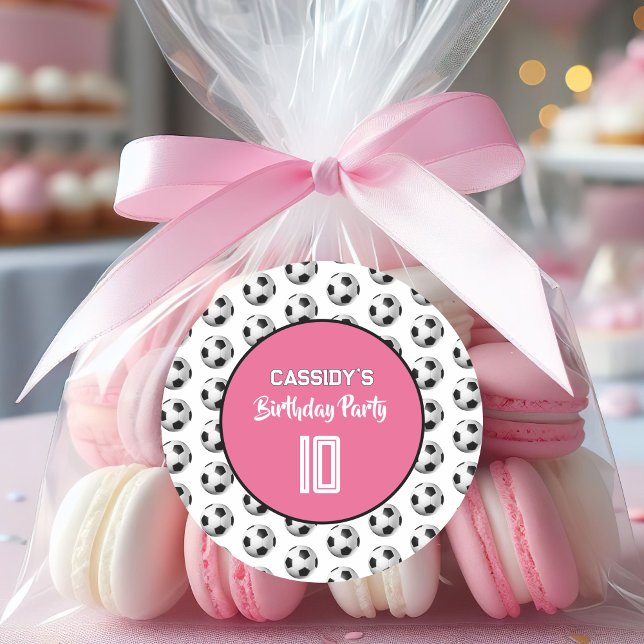 Sticker Rond Fête d'anniversaire de footballeuse rose (Créateur téléchargé)