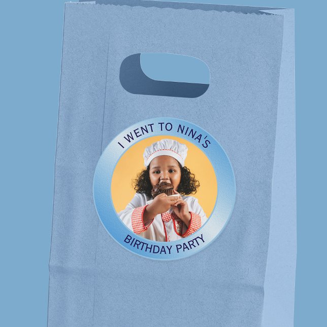 Sticker Rond Fête d'anniversaire d'enfant Invité Bleu (Birthday Party Guest Blue)