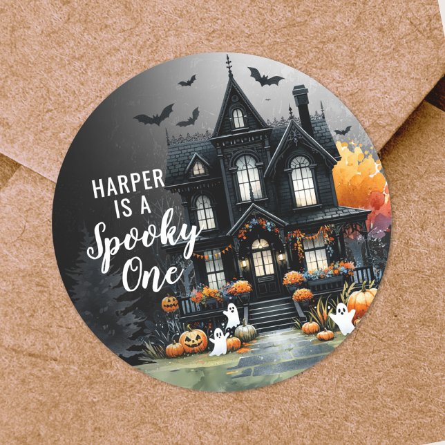 Sticker Rond Fête d'anniversaire des 1 an de Spooky One Hallowe (Spooky One Halloween 1st Birthday Party Classic Round Sticker )