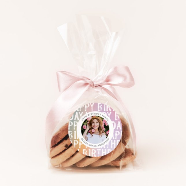 Sticker Rond Fête d'anniversaire pastel moderne en arc-en-ciel  (Créateur téléchargé)